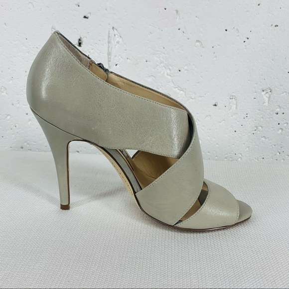 Boutique 9 size 7.5 Thomsina Gray Leather 4.5 inch Heels - Picture 7 of 16
